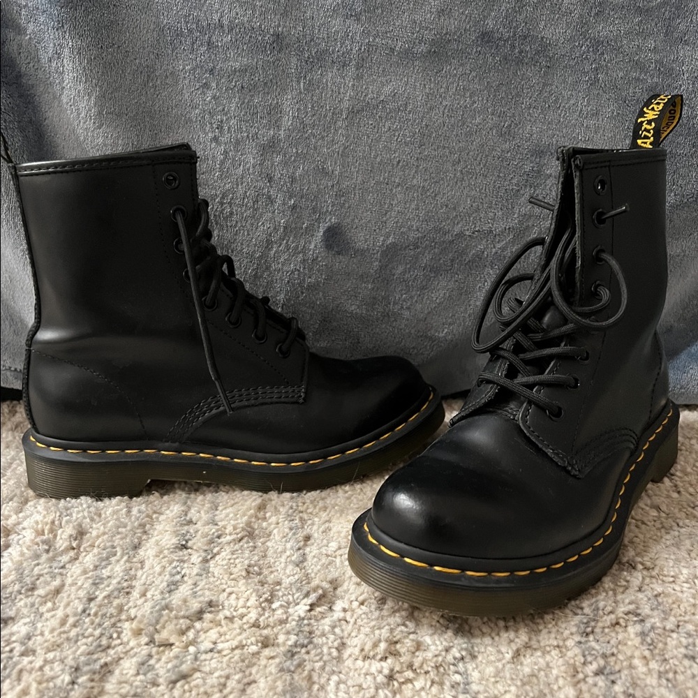 DR. MARTENS Size 7 Worn Once
